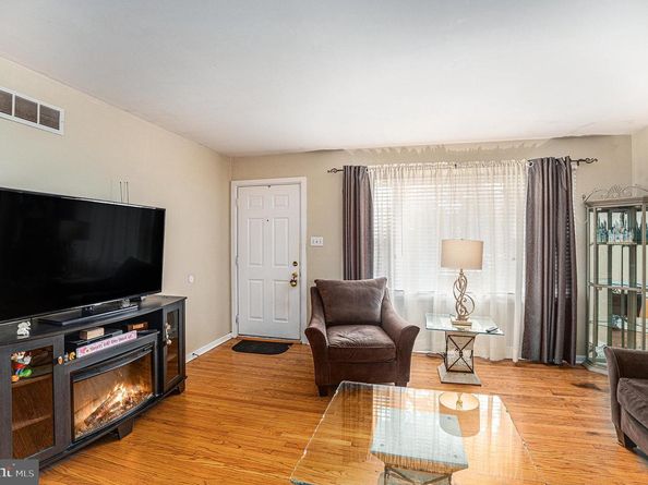 1585 Edgewood Avenue, Abington PA 19001