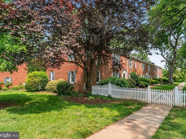 2 Auburn Court B, Alexandria VA 22305