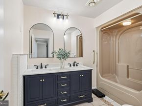 11 Crimson King Lane, Levittown PA 19055