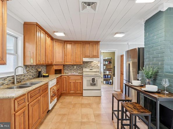 11 Crimson King Lane, Levittown PA 19055