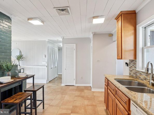 11 Crimson King Lane, Levittown PA 19055