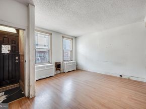 1907 S 10TH Street, Philadelphia PA 19148