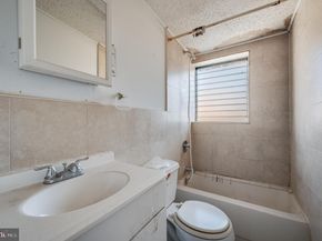 1907 S 10TH Street, Philadelphia PA 19148