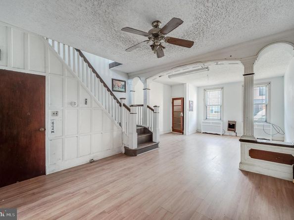 1907 S 10TH Street, Philadelphia PA 19148