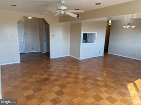 5340 Holmes Run Parkway 1215, Alexandria VA 22304