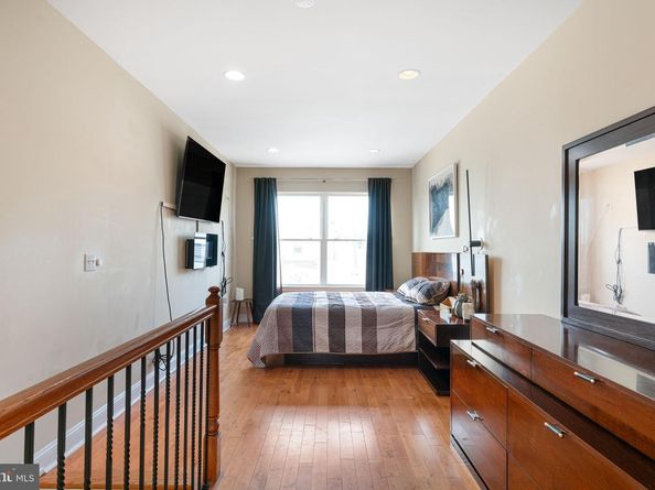 1112 S Alder Street, Philadelphia PA 19147