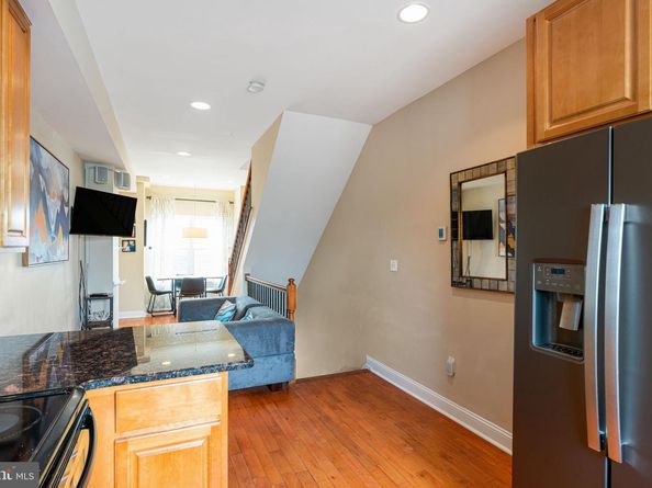 1112 S Alder Street, Philadelphia PA 19147