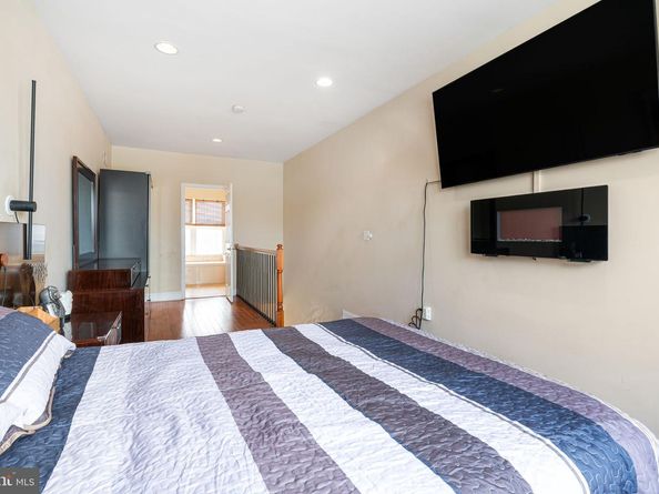 1112 S Alder Street, Philadelphia PA 19147