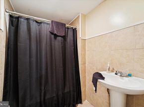 4 Creek Avenue, Darby PA 19023