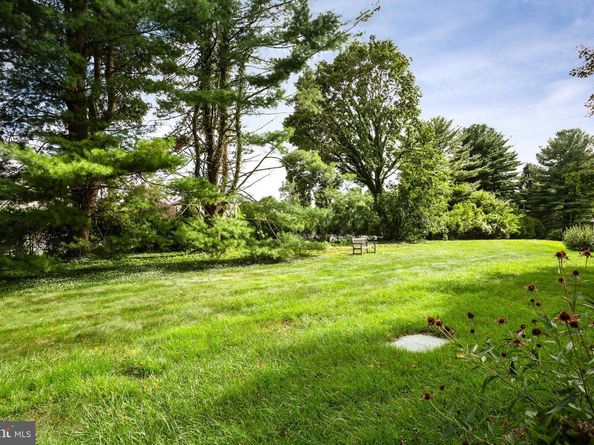 62 Parkridge Drive, Bryn Mawr PA 19010