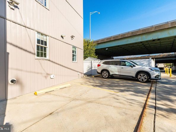 939 New Market Street, Philadelphia PA 19123