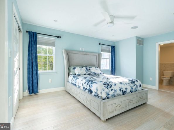 939 New Market Street, Philadelphia PA 19123