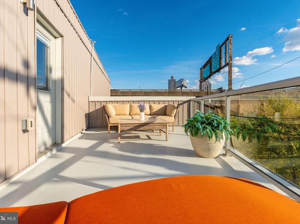 939 New Market Street, Philadelphia PA 19123