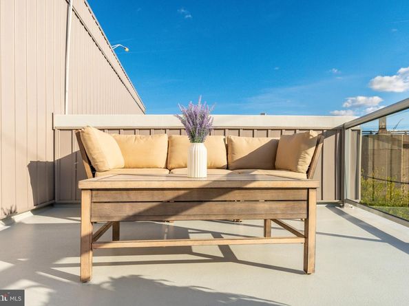 939 New Market Street, Philadelphia PA 19123