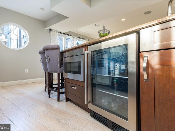 939 New Market Street, Philadelphia PA 19123