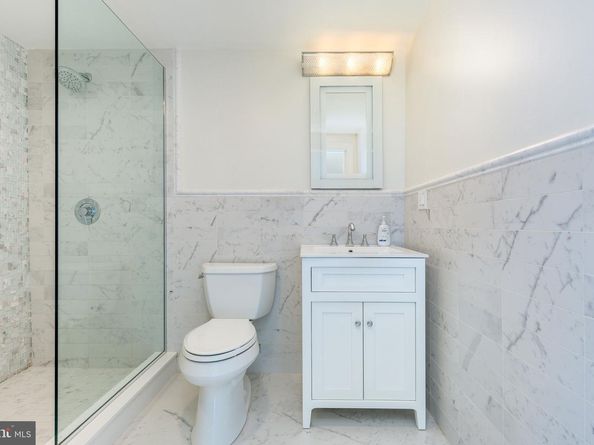 939 New Market Street, Philadelphia PA 19123