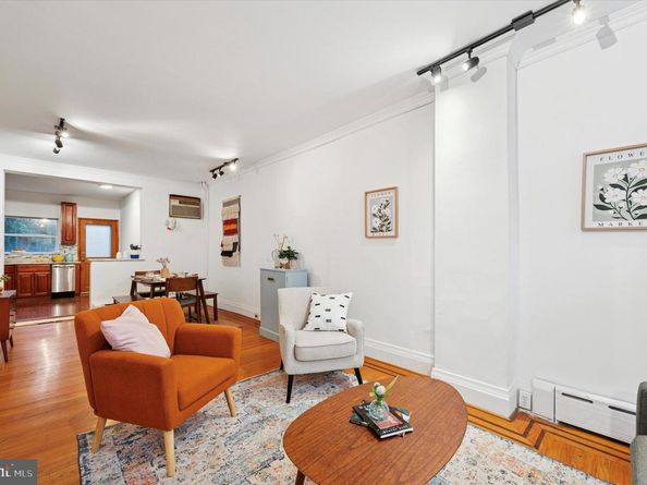 938 Daly Street, Philadelphia PA 19148