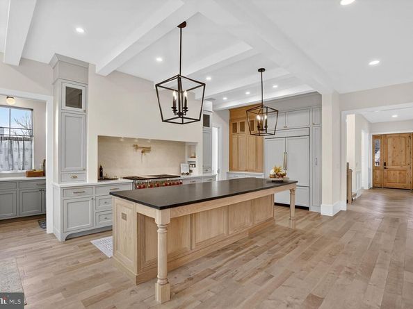 1615 N Wakefield Street, Arlington VA 22207