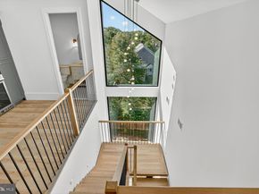 1615 N Wakefield Street, Arlington VA 22207