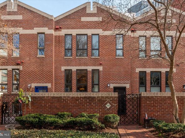 7313 Woodmont Avenue R, Bethesda MD 20814