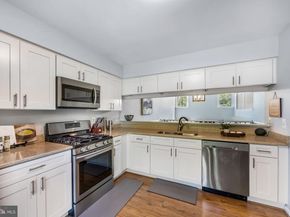 7595 Chrisland Cove, Falls Church VA 22042