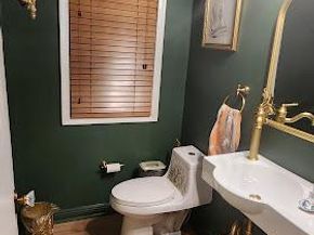 8200 Cadwalader Avenue, Elkins Park PA 19027