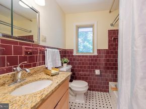 7041 Cindy Lane, Annandale VA 22003