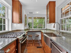 5112 26TH Road N, Arlington VA 22207