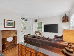 5112 26TH Road N, Arlington VA 22207