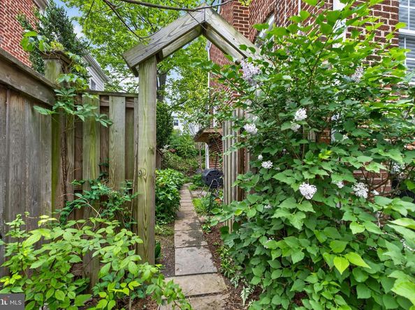 5112 26TH Road N, Arlington VA 22207