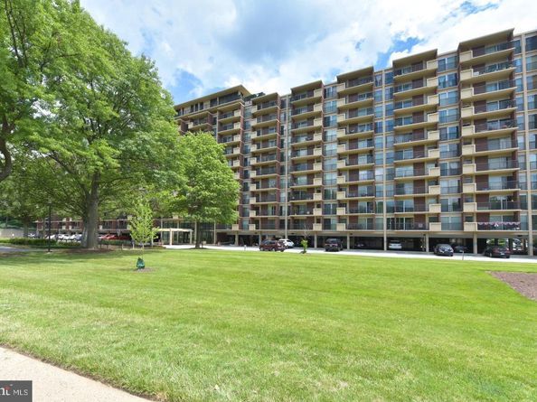 1300 Army Navy Drive 608, Arlington VA 22202