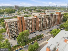 1300 Army Navy Drive 608, Arlington VA 22202