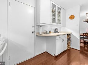 1300 Army Navy Drive 608, Arlington VA 22202