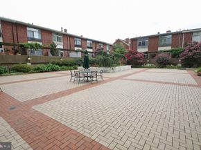 604 S Washington Square 2809, Philadelphia PA 19106