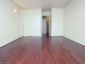 604 S Washington Square 2809, Philadelphia PA 19106