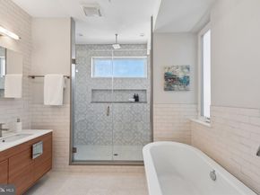 425 Watkins Street, Philadelphia PA 19148