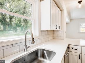 242 Shadeland Avenue, Drexel Hill PA 19026
