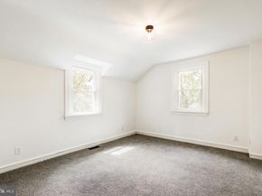 242 Shadeland Avenue, Drexel Hill PA 19026