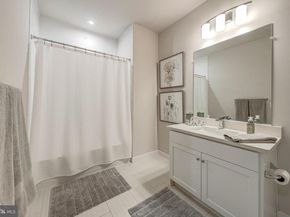 1669 Bandit Loop 406A, Reston VA 20190