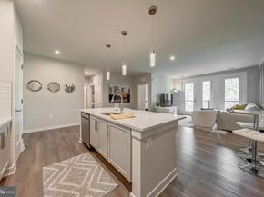 1669 Bandit Loop 406A, Reston VA 20190