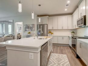 1669 Bandit Loop 406A, Reston VA 20190