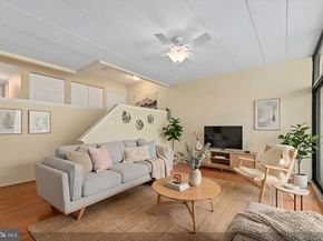 2116 Green Watch Way 10/201D, Reston VA 20191