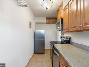 6198 Greenwood Drive 101, Falls Church VA 22044