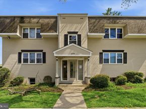 6198 Greenwood Drive 101, Falls Church VA 22044