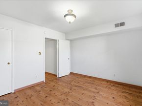 6198 Greenwood Drive 101, Falls Church VA 22044