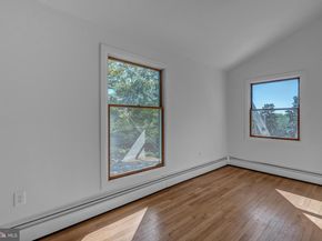 422 N Edgewood Street, Arlington VA 22201