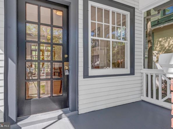 422 N Edgewood Street, Arlington VA 22201