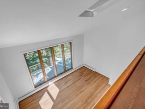422 N Edgewood Street, Arlington VA 22201