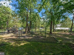 422 N Edgewood Street, Arlington VA 22201