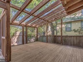 422 N Edgewood Street, Arlington VA 22201